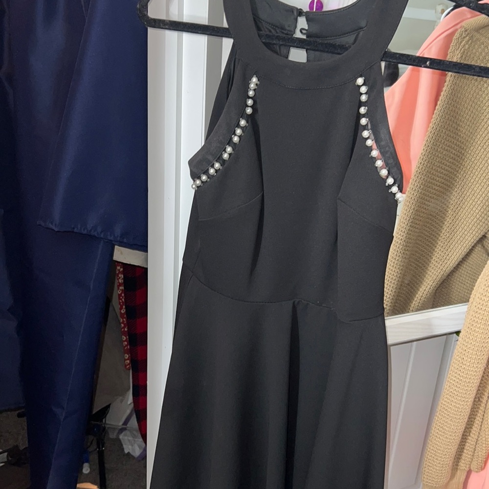 Black short dress with pearls